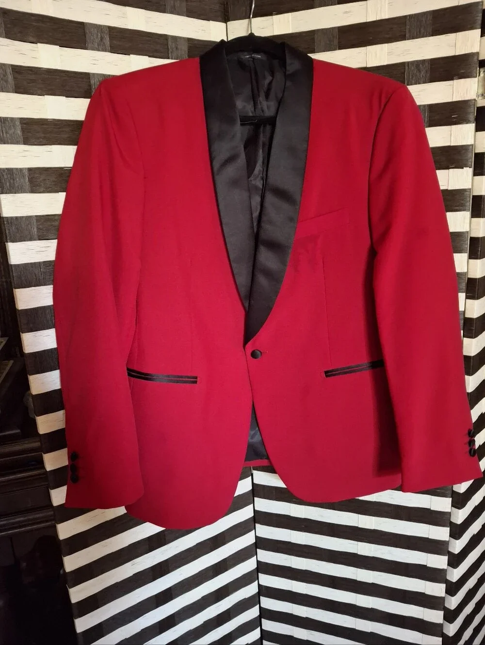 Egara Red and Black Satin Shawl Collar Tuxedo Dinner Jacket  Men Size 42S